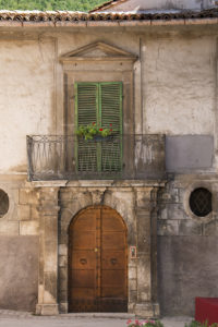 A door in Scanno