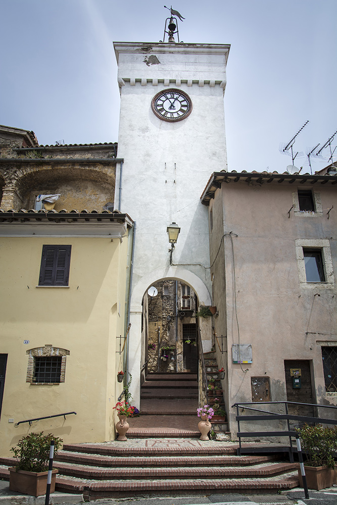 Castelnuovo porta